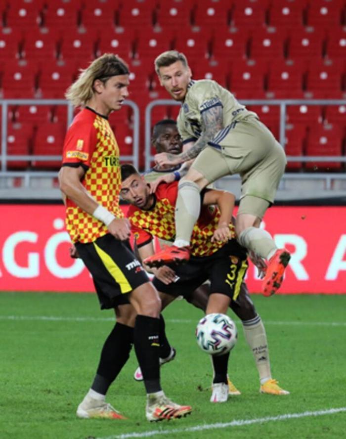 SON DAKİKA Fenerbahçeli Serdar Aziz için karar verildi