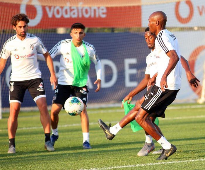 Beşiktaşta son dakika: Atiba Hutchinson müjdesi