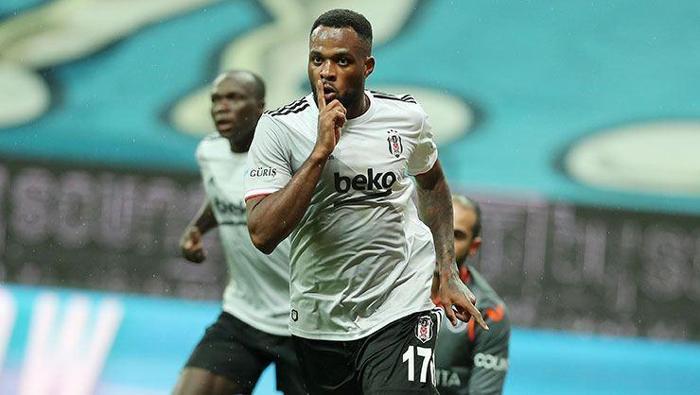Larin Beşiktaş tarihine geçti