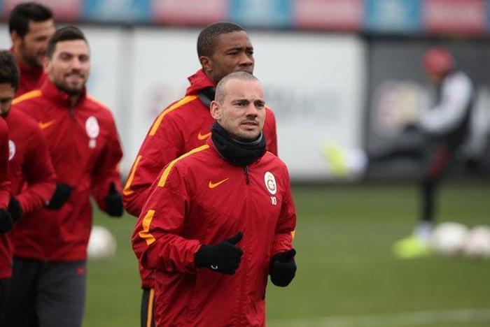 Tanman: Fenerbahçe 11ini Sneijder belirleyecek