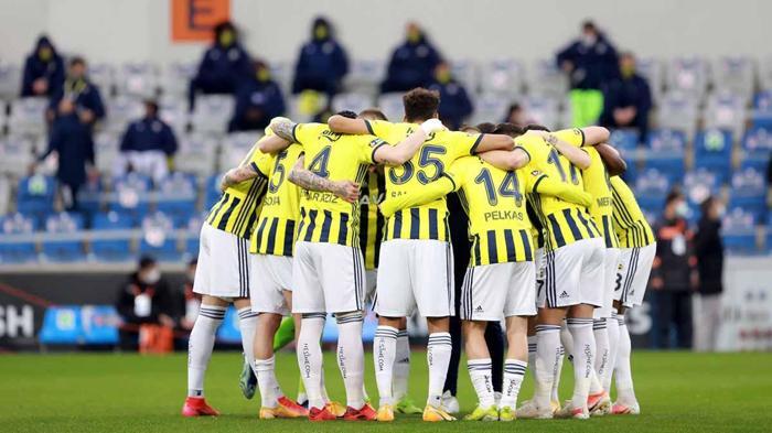 Fenerbahçede ayrılacak isimler netleşmeye başladı