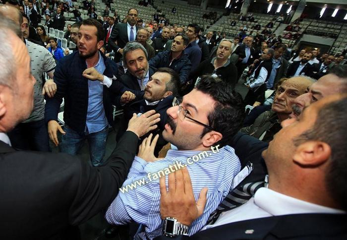 Beşiktaş idari ve mali genel kurulunda olay