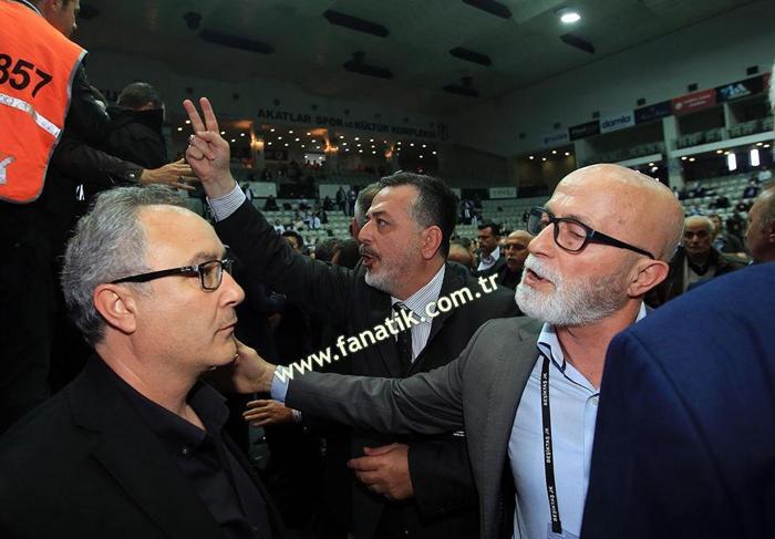 Beşiktaş idari ve mali genel kurulunda olay