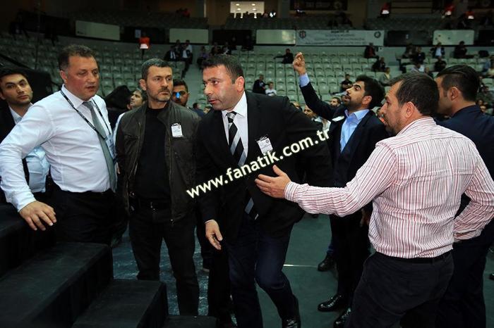 Beşiktaş idari ve mali genel kurulunda olay