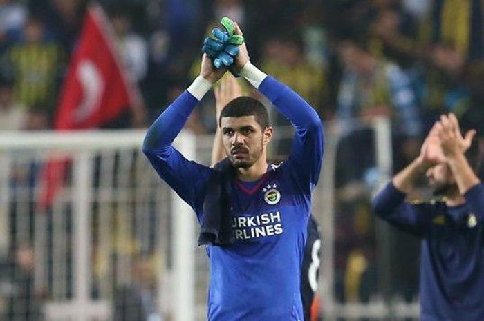 Volkan Demirelin yerine o geliyor Yeni eldiven...
