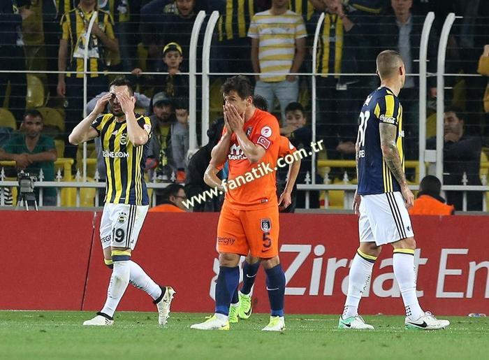 Fenerbahçe - Başakşehir maçından kareler