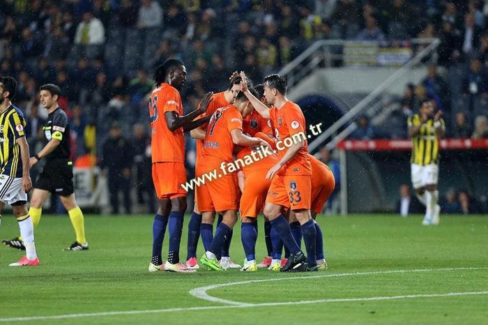 Fenerbahçe - Başakşehir maçından kareler