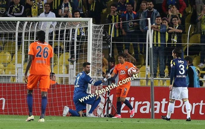 Fenerbahçe - Başakşehir maçından kareler