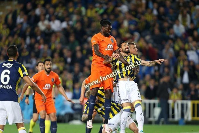 Fenerbahçe - Başakşehir maçından kareler
