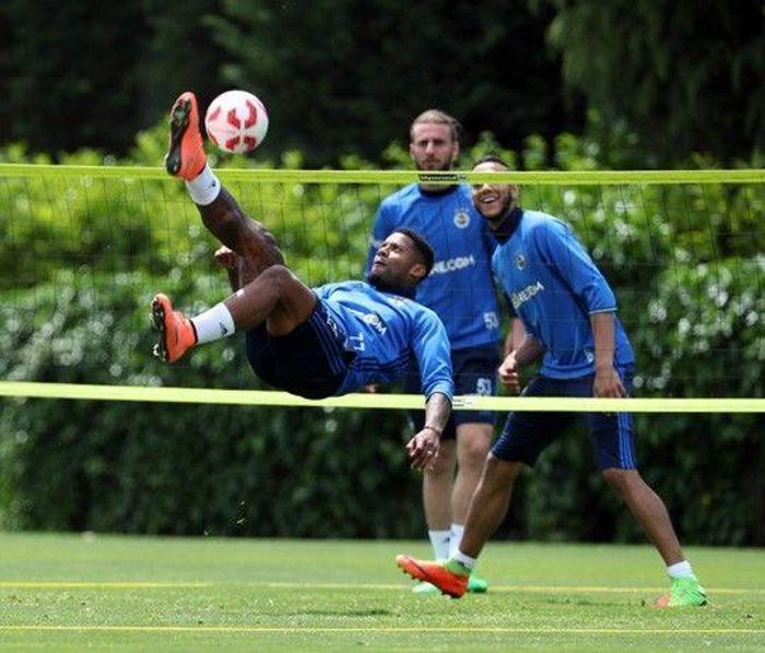Fenerbahçe idmanında Lens şov