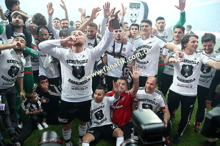 Beşiktaş geçen sene bugün şampiyon oldu