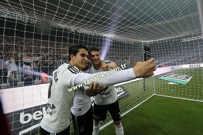 Beşiktaş geçen sene bugün şampiyon oldu