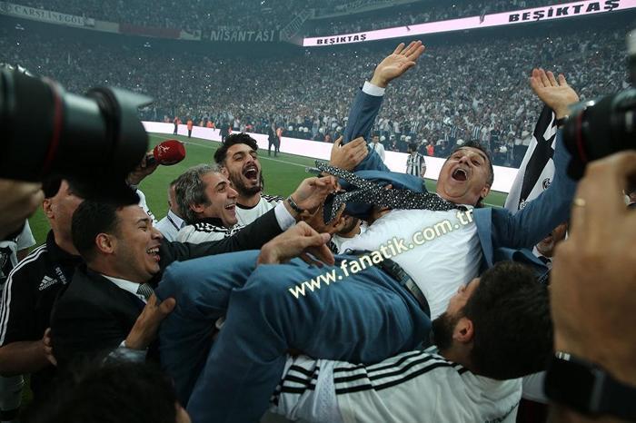 Beşiktaş geçen sene bugün şampiyon oldu
