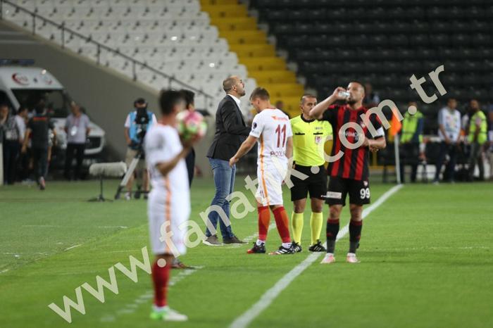 Gaziantepspor maçında Podolski-Tudor krizi