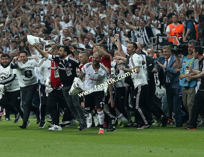 Beşiktaş geçen sene bugün şampiyon oldu