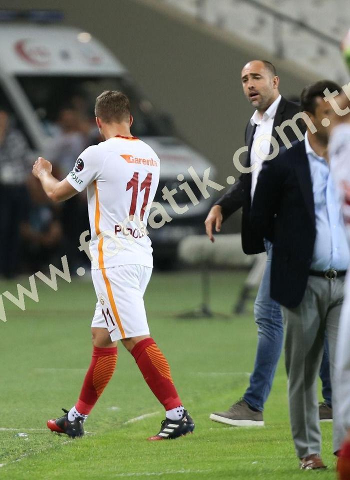 Gaziantepspor maçında Podolski-Tudor krizi
