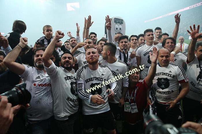 Beşiktaş geçen sene bugün şampiyon oldu