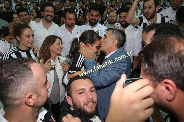 Beşiktaş geçen sene bugün şampiyon oldu