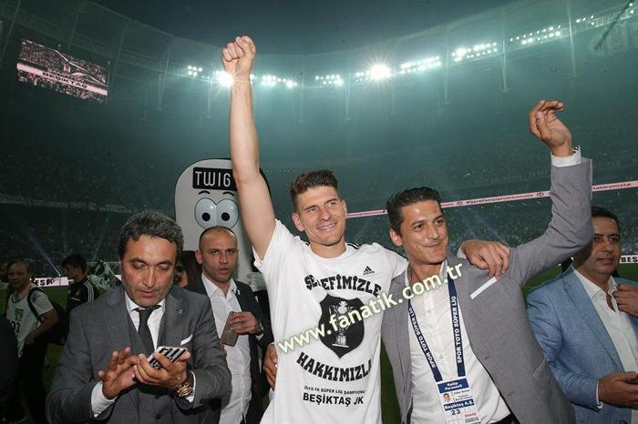 Beşiktaş geçen sene bugün şampiyon oldu