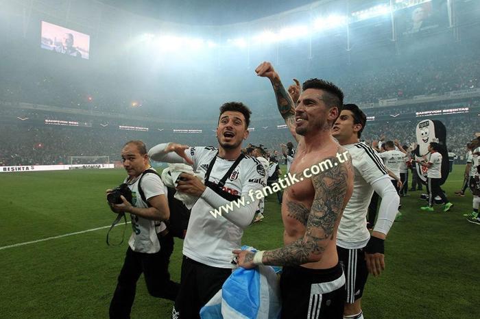 Beşiktaş geçen sene bugün şampiyon oldu