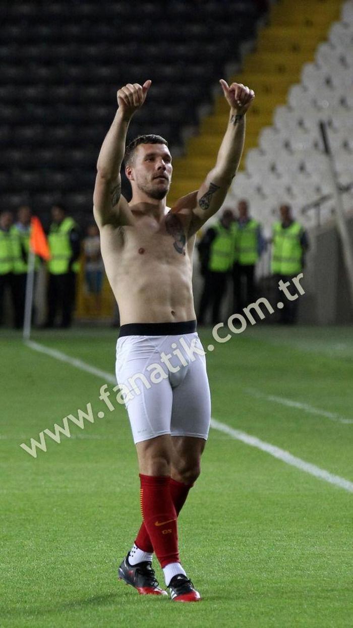 Gaziantepspor maçında Podolski-Tudor krizi