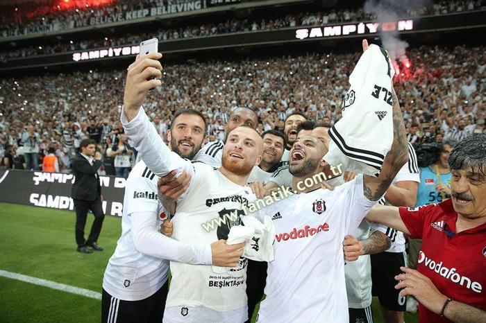 Beşiktaş geçen sene bugün şampiyon oldu