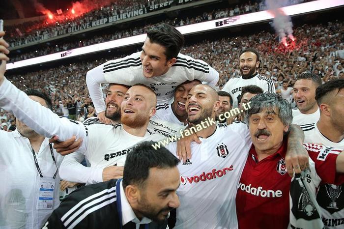 Beşiktaş geçen sene bugün şampiyon oldu