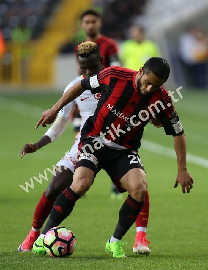 Gaziantepspor maçında Podolski-Tudor krizi