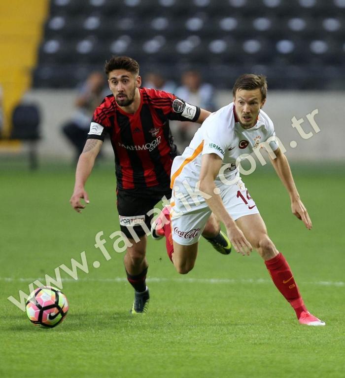 Gaziantepspor maçında Podolski-Tudor krizi