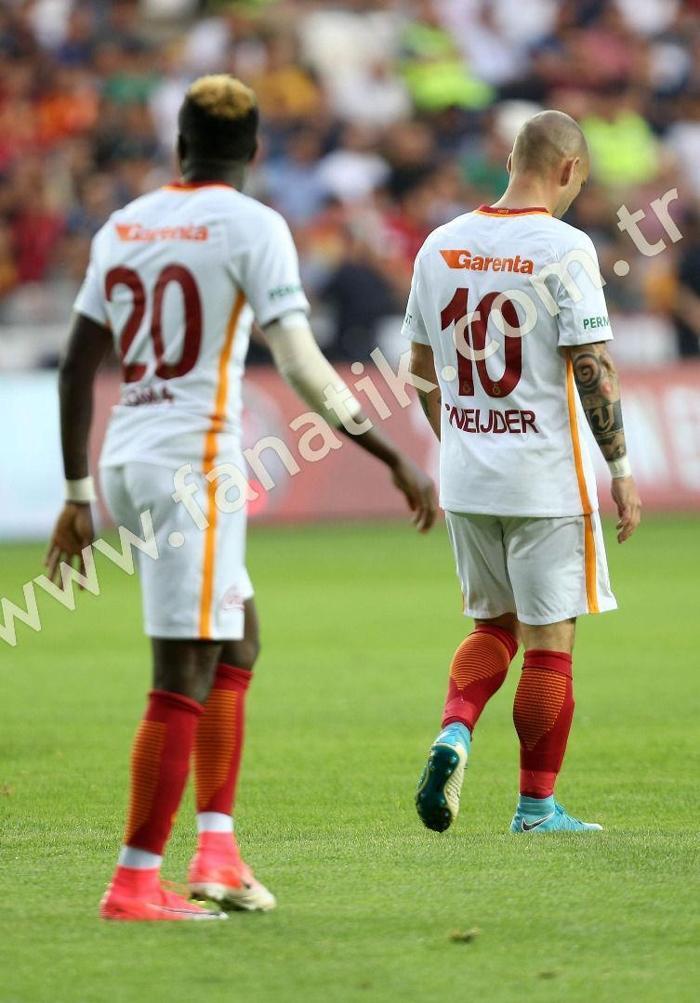 Gaziantepspor maçında Podolski-Tudor krizi