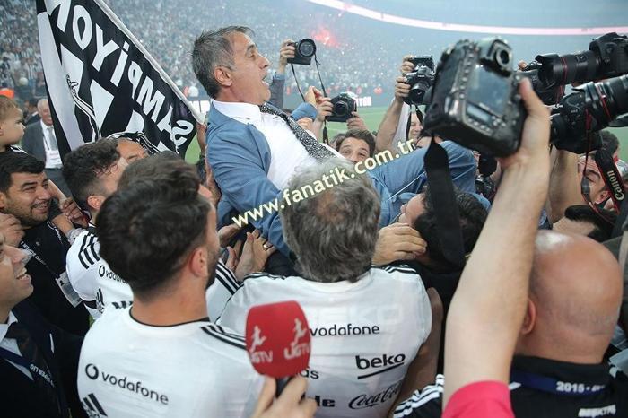 Beşiktaş geçen sene bugün şampiyon oldu