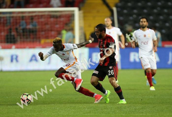 Gaziantepspor maçında Podolski-Tudor krizi