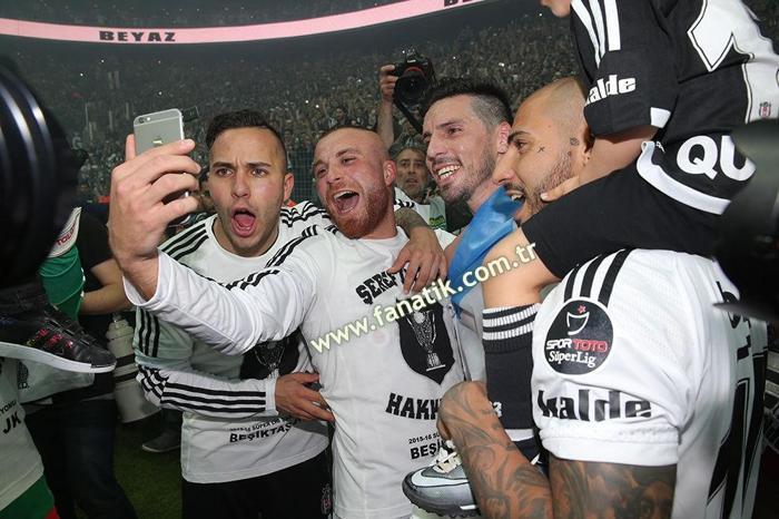 Beşiktaş geçen sene bugün şampiyon oldu