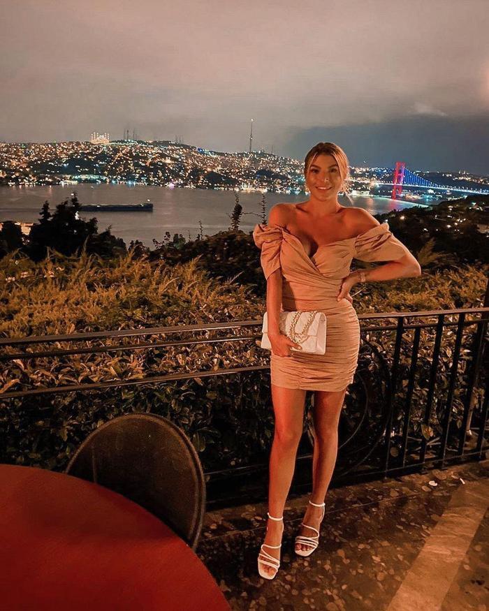 Michaela Osberg, eşi Loret Sadikuyu oynatmayan Mehmet Altıparmaka tepki gösterdi