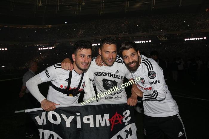 Beşiktaş geçen sene bugün şampiyon oldu