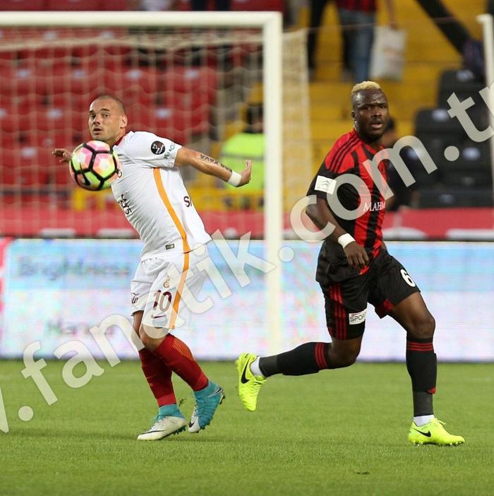 Gaziantepspor maçında Podolski-Tudor krizi