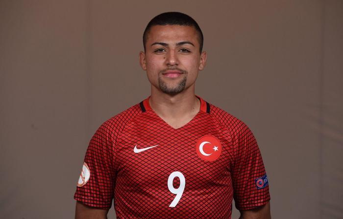 Malik KARAAHMET - Eintracht Frankfurt