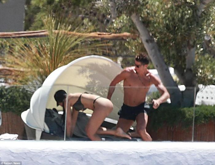 Cristiano Ronaldo sevgilisi Georgina Rodriguez tatilde