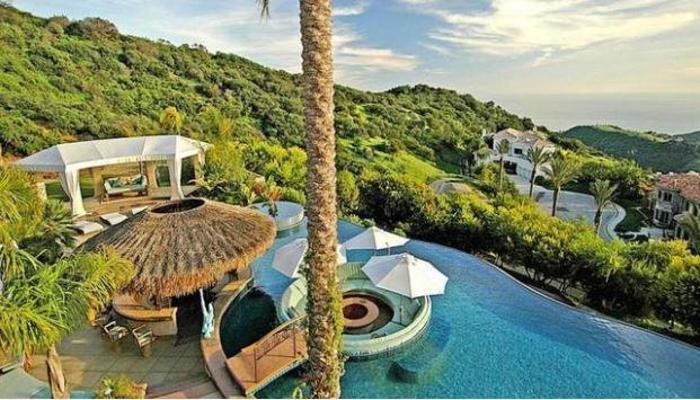 NBA yıldızının başı porno şirketiyle dertte