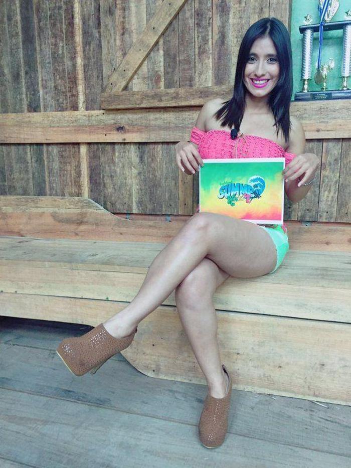 Seksi sunucu Annabella Galeano