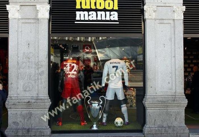 Madridden Sarı Kırmızı kareler