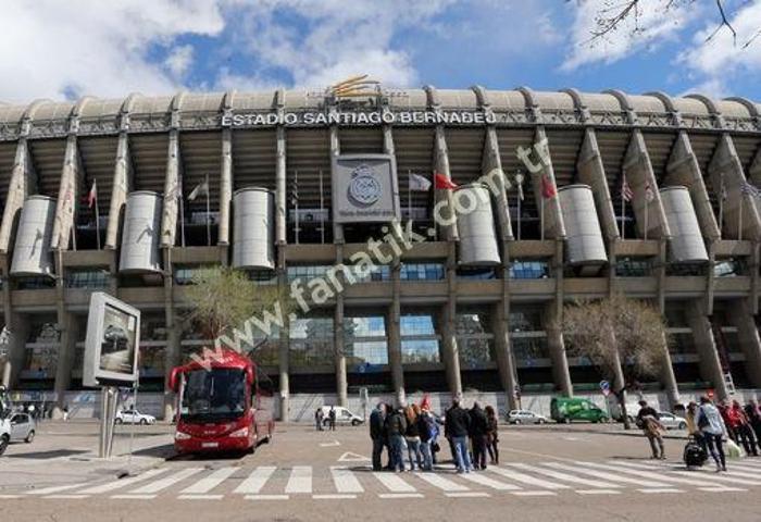 Madridden Sarı Kırmızı kareler