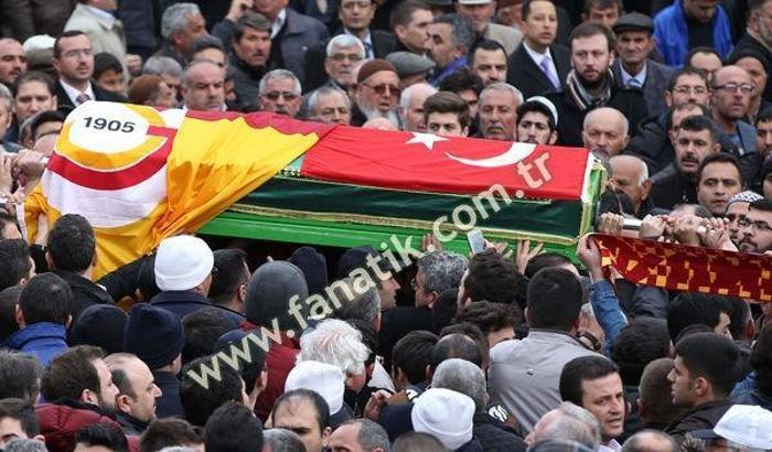 Umut Bulutun babası Kemal Bulutun cenazesinden kareler...