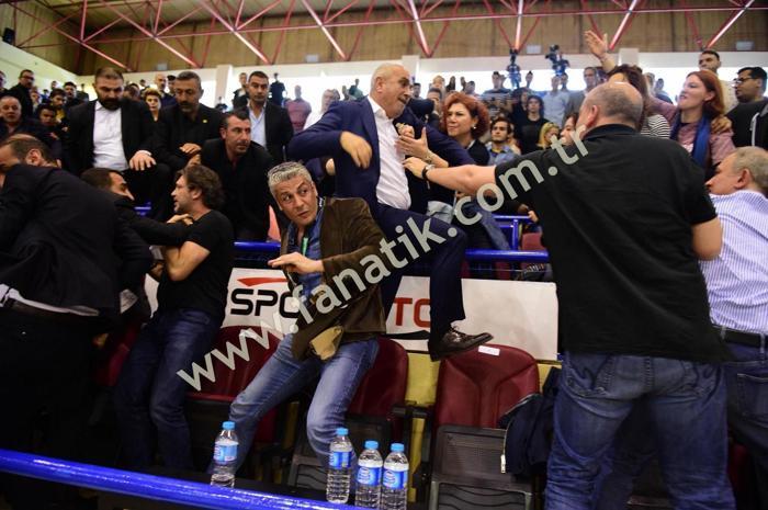 Aziz Yıldırımın Işık Eyigüngöre attığı tokadın görüntüleri