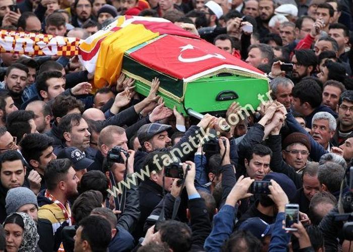 Umut Bulutun babası Kemal Bulutun cenazesinden kareler...