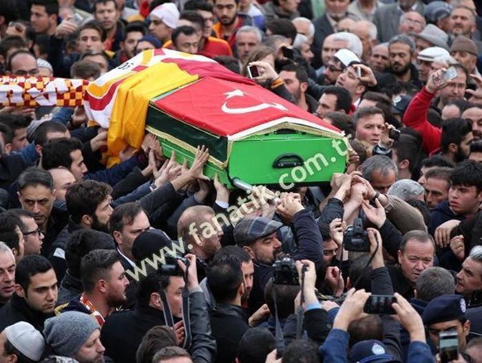 Umut Bulutun babası Kemal Bulutun cenazesinden kareler...