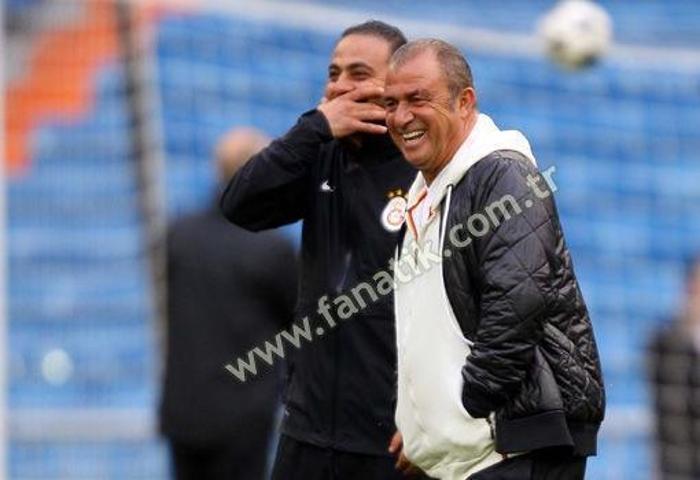 Madridden Sarı Kırmızı kareler