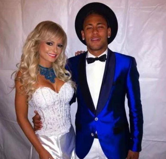 Neymar, futbolda olduğu kadar aşk hayatında da hızlı