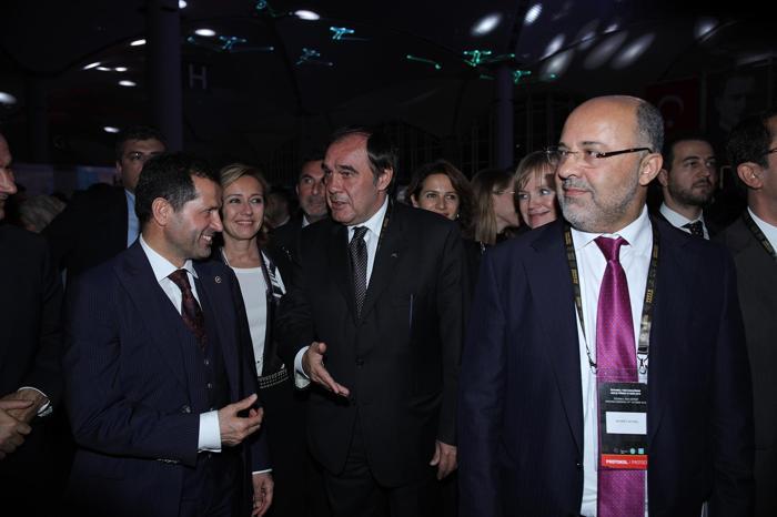 Yeni havalimanı törenle açıldı