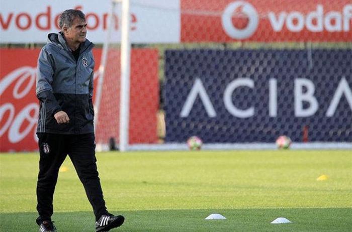 Bomba patlıyor Menajeri İstanbula geldi...
